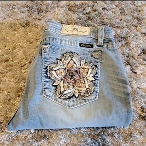 Miss Me Mid-Rise Capris size 31